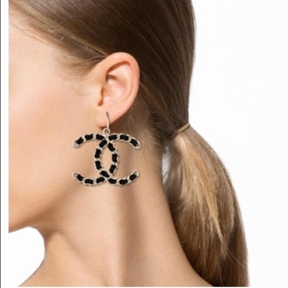 Chanel CC XL Chain Dangle Earrings - Picture 8 of 8